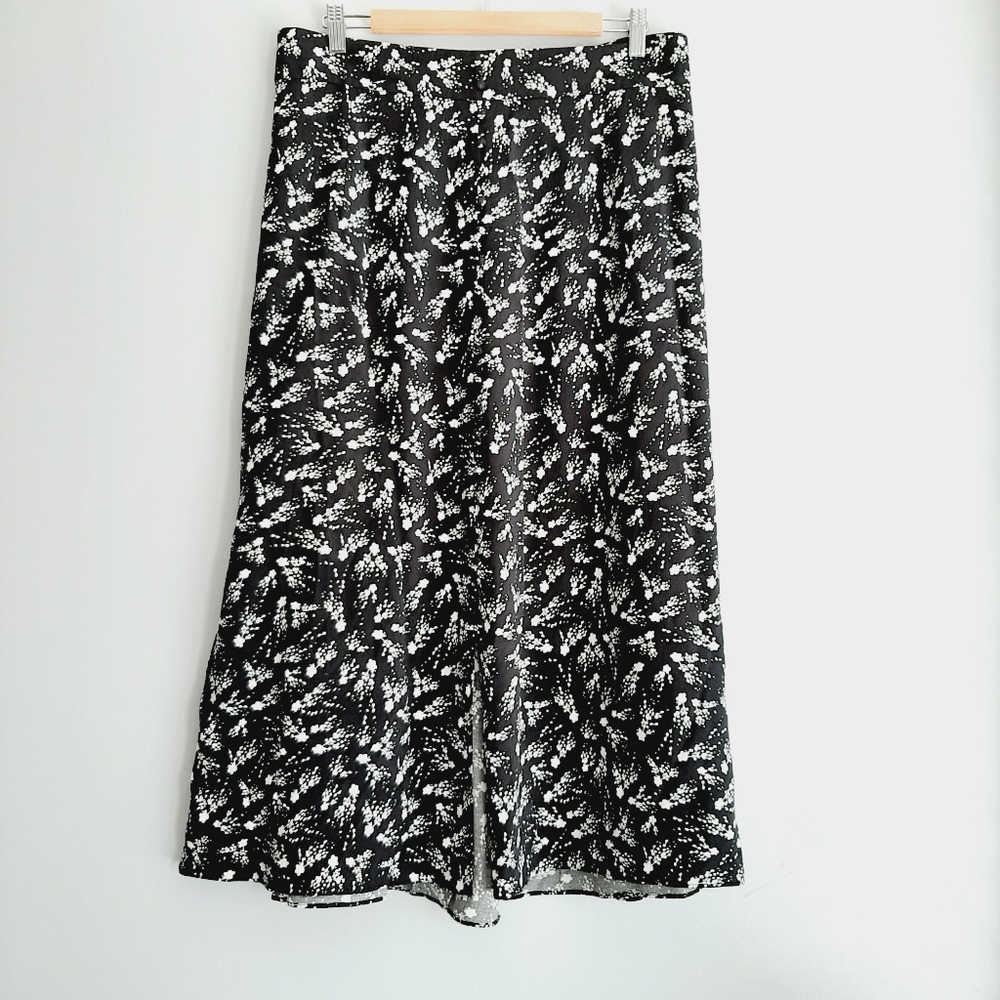 🍒 PENNINGTONS NEW Long A-Line Skirt Floral Print PLUS Sz 26 (W25)
